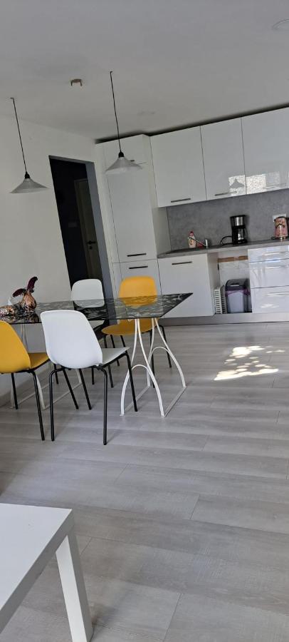 Depandance Jaklovecka Ostrava Buitenkant foto